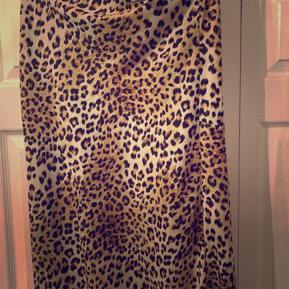 Leopard midi skirt